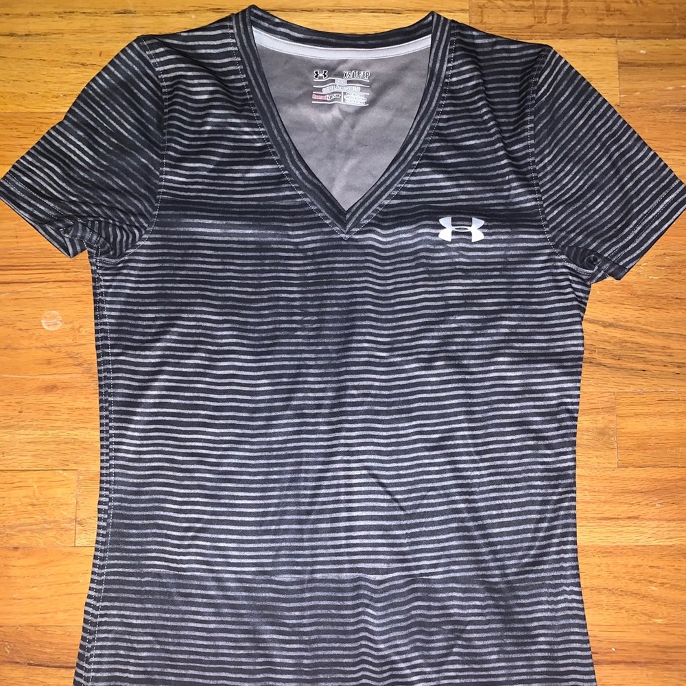 Women’s under armor workout top